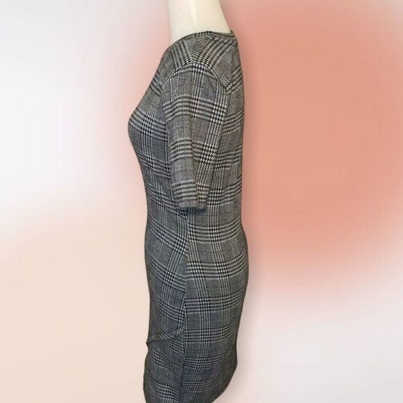 IRIS Black and White Body Con Houndstooth Plaid Short Sleeve Dress Size S NWT - Picture 4 of 12
